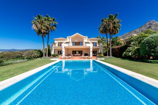 Gary James Property Management (Urb. Señorío de Marbella, Camino de la Cruz 29602 Marbella)